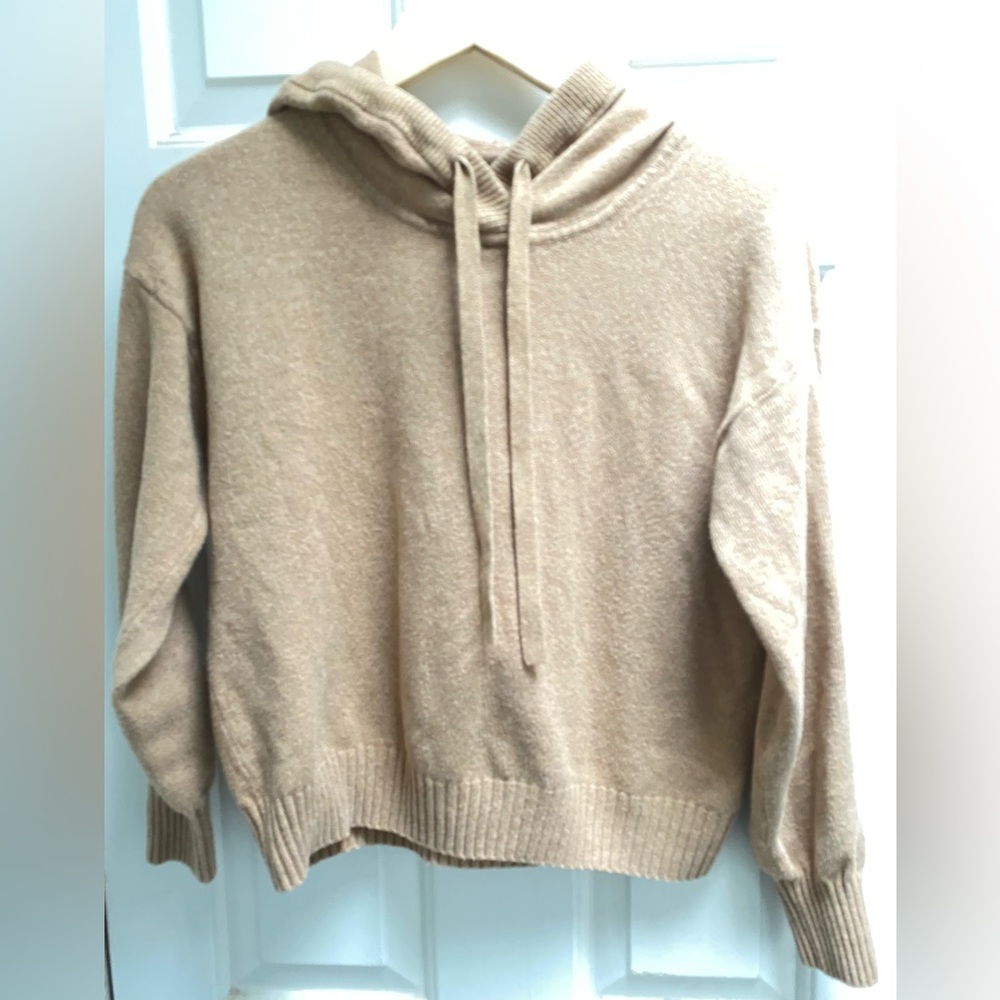 GAP Camel Women's Hoodie Sweater, small